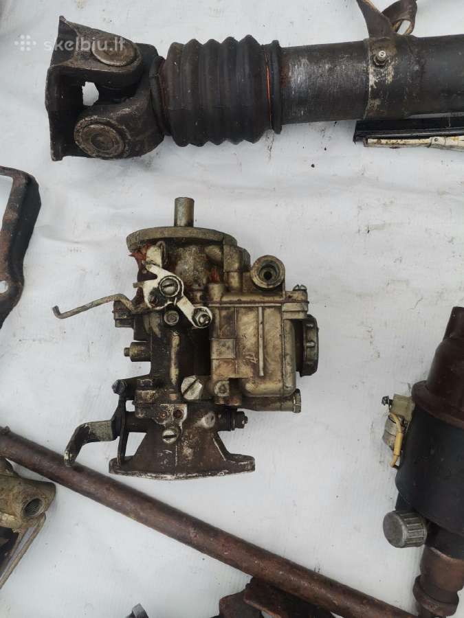 Nedidele kruvele senoviniu autodaliu Gaz 21 - nuotraukos Nr. 18