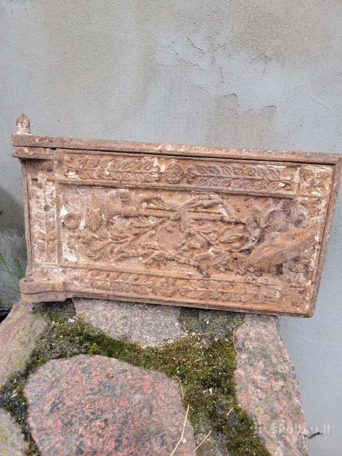 Senovinės špižinės krosnies durelės