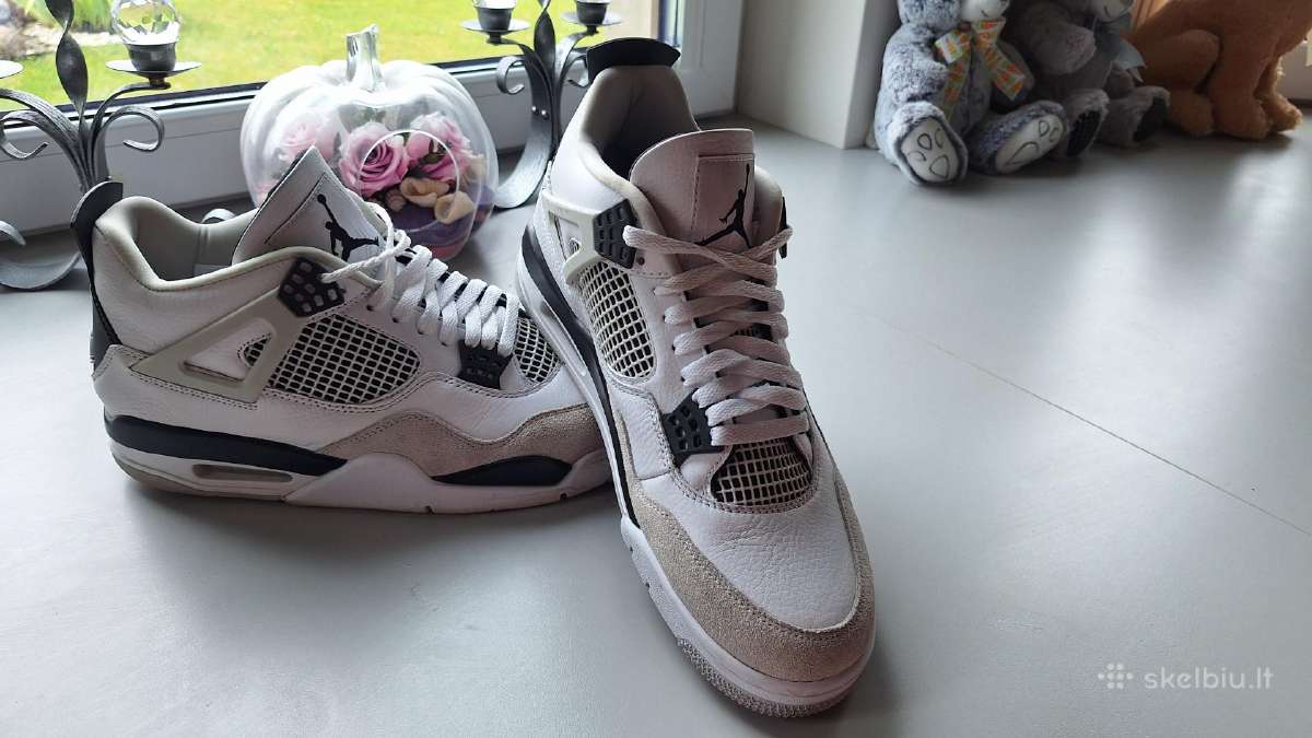 Air Jordan 4