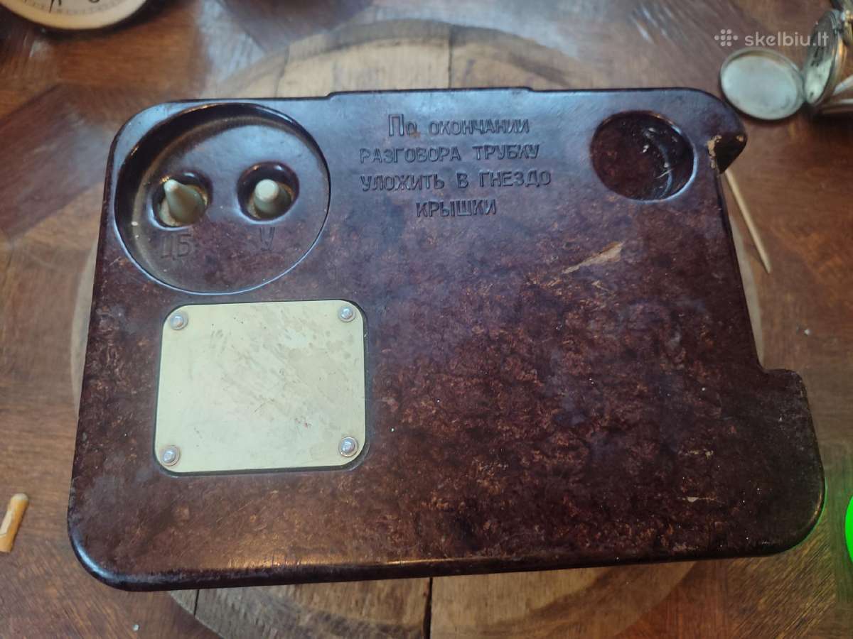 Tarybinis bakelitinis telefonas