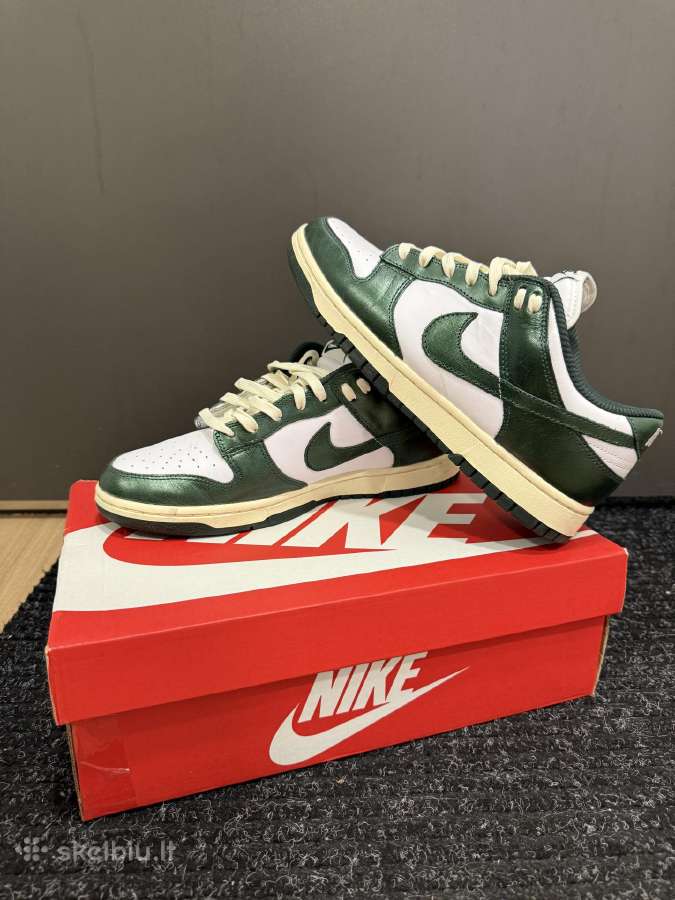 Nike dunk low vintage green