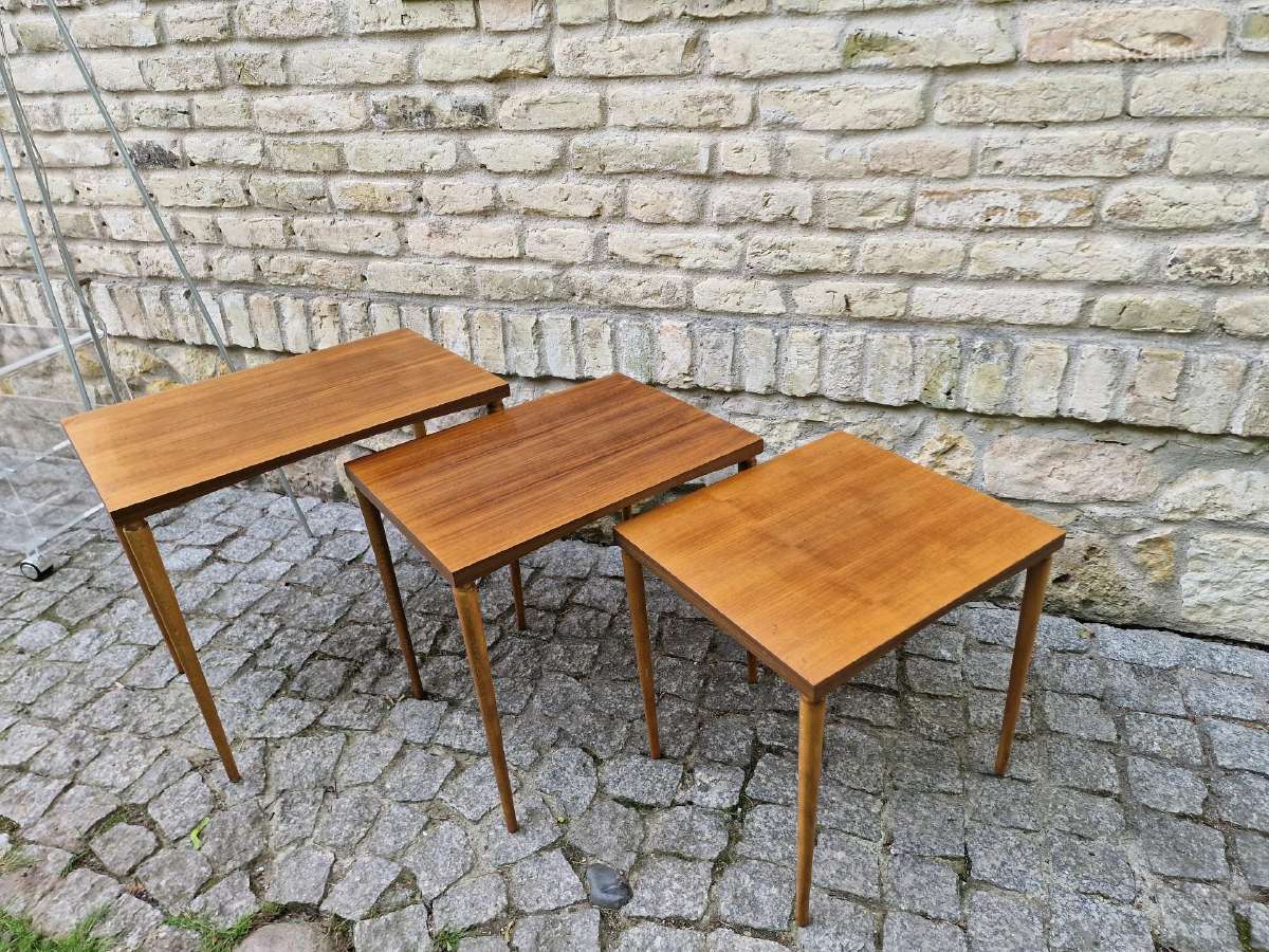 Vintažiniai mid century riešutmedžio staliukai - nuotraukos Nr. 2