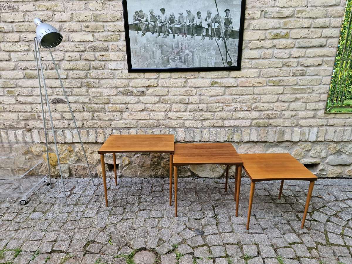 Vintažiniai mid century riešutmedžio staliukai - nuotraukos Nr. 3