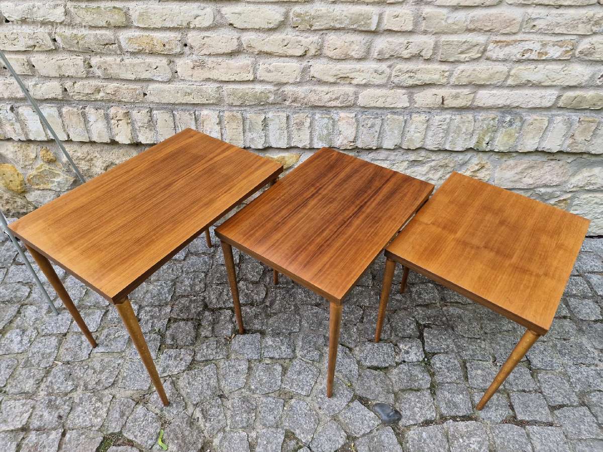 Vintažiniai mid century riešutmedžio staliukai - nuotraukos Nr. 9