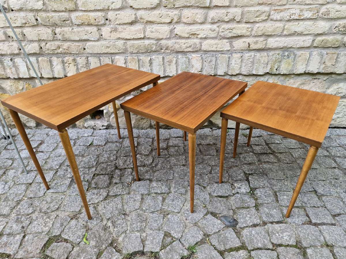 Vintažiniai mid century riešutmedžio staliukai - nuotraukos Nr. 12