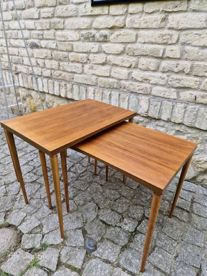Vintažiniai mid century riešutmedžio staliukai - nuotraukos Nr. 14