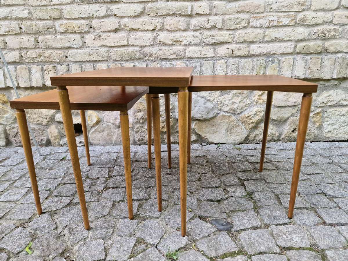 Vintažiniai mid century riešutmedžio staliukai - nuotraukos Nr. 15
