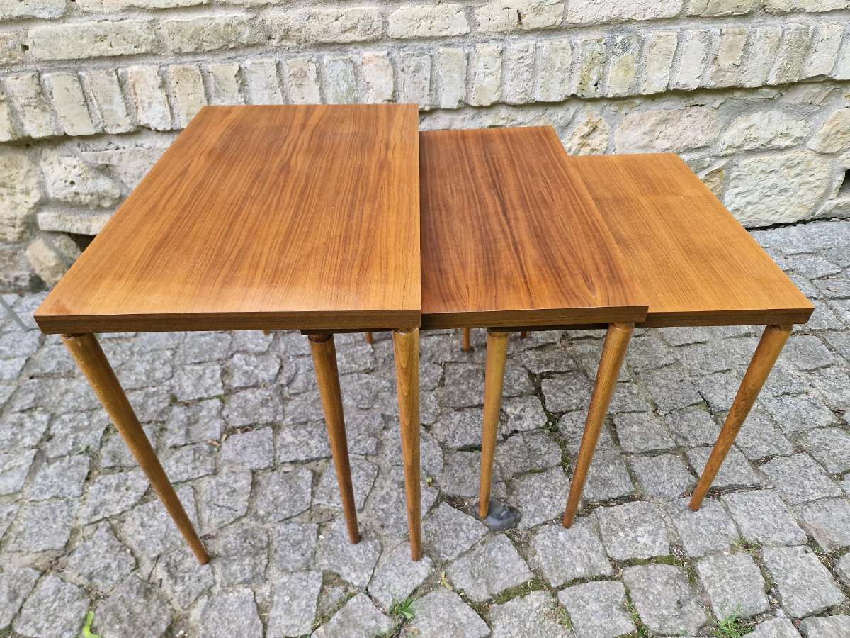 Vintažiniai mid century riešutmedžio staliukai - nuotraukos Nr. 17