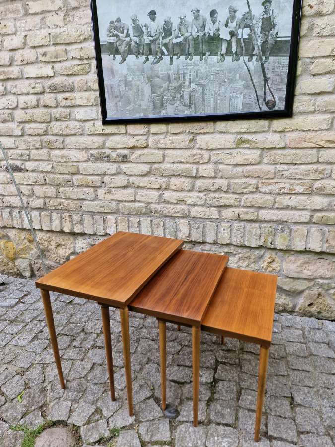 Vintažiniai mid century riešutmedžio staliukai - nuotraukos Nr. 18