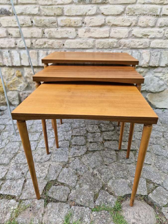 Vintažiniai mid century riešutmedžio staliukai - nuotraukos Nr. 19