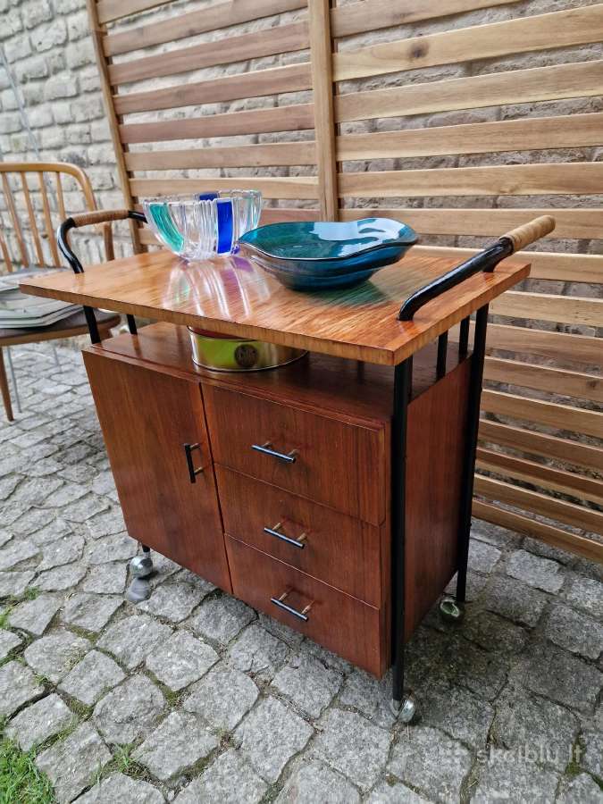 Vintažinis mid century tikmedžio servantas