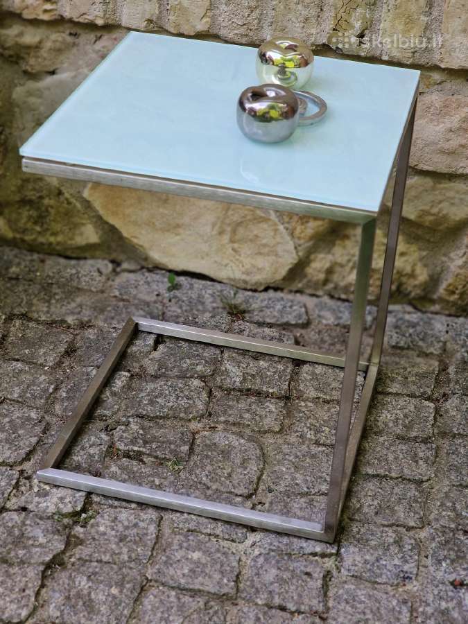 Vintažinis autorinis šoninis staliukas