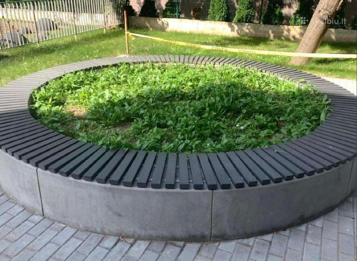 Betoniniai suoliukai, klombos, amfiteatro sienelės - nuotraukos Nr. 19