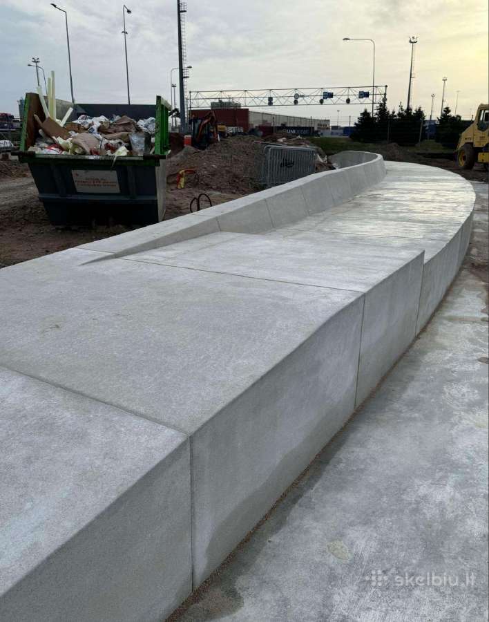 Betoniniai suoliukai, klombos, amfiteatro sienelės - nuotraukos Nr. 31