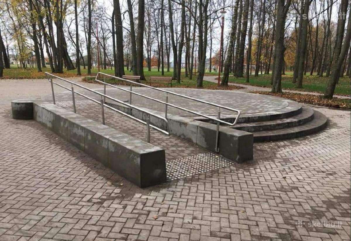 Betoniniai suoliukai, klombos, amfiteatro sienelės - nuotraukos Nr. 10