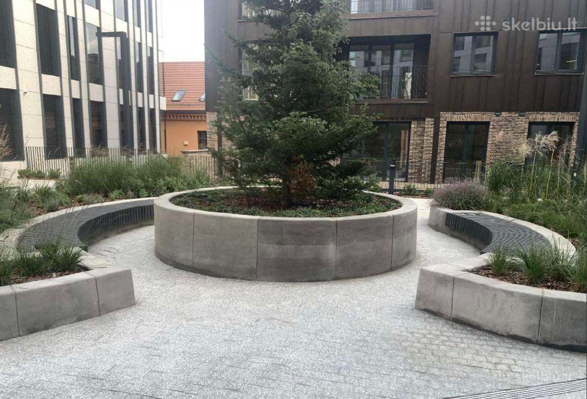 Betoniniai suoliukai, klombos, amfiteatro sienelės - nuotraukos Nr. 3