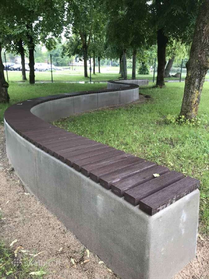 Betoniniai suoliukai, klombos, amfiteatro sienelės - nuotraukos Nr. 24