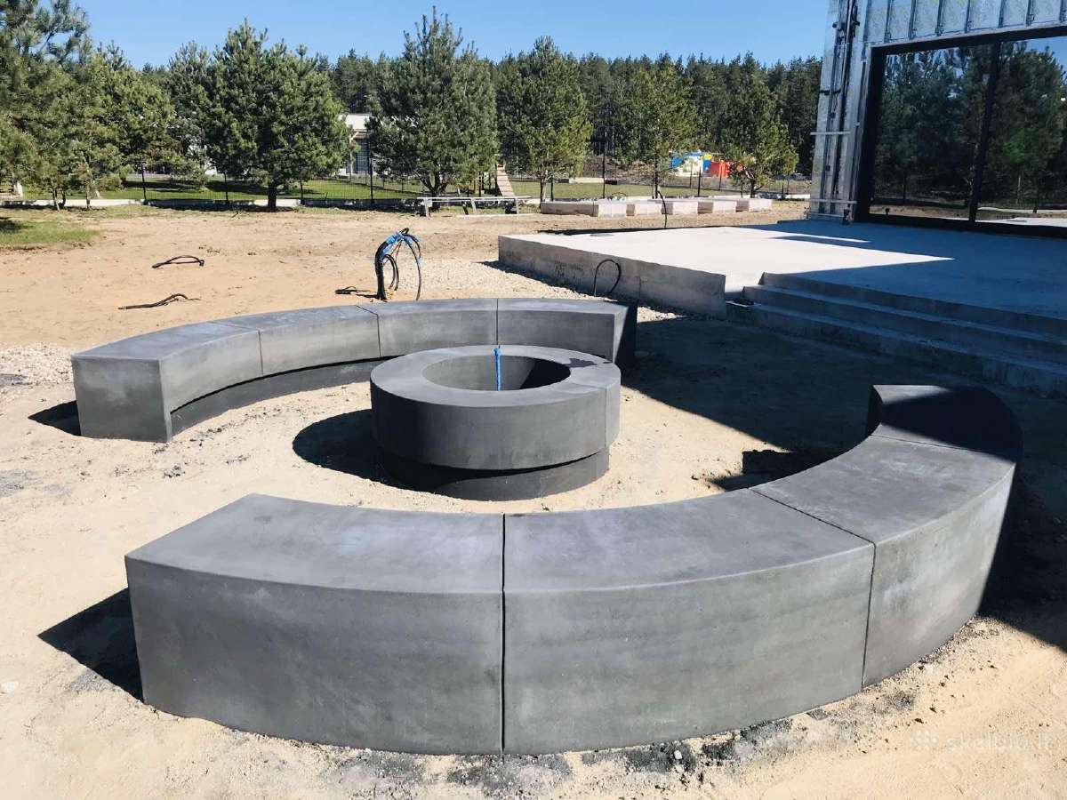 Betoniniai suoliukai, klombos, amfiteatro sienelės - nuotraukos Nr. 26