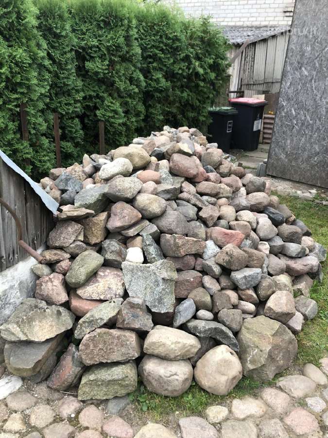 Parduodu nebrangiai akmenis