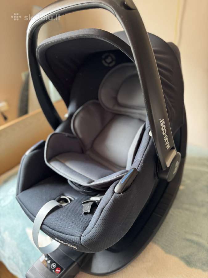 Maxi Cosi kedute su Isofix sistema