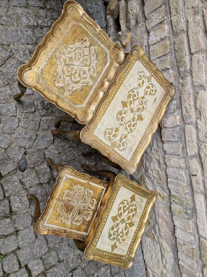 Vintažiniai florencijos st. staliukai - nuotraukos Nr. 23