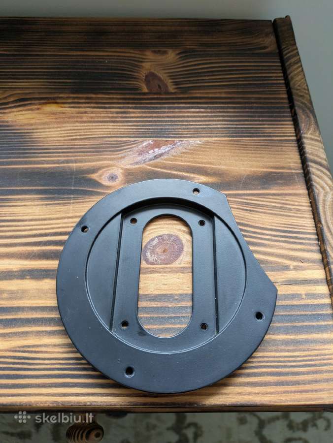 Patefono tonearmo tvirtinimo vieta Sme