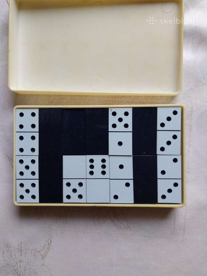 Stalo žaidimas Domino