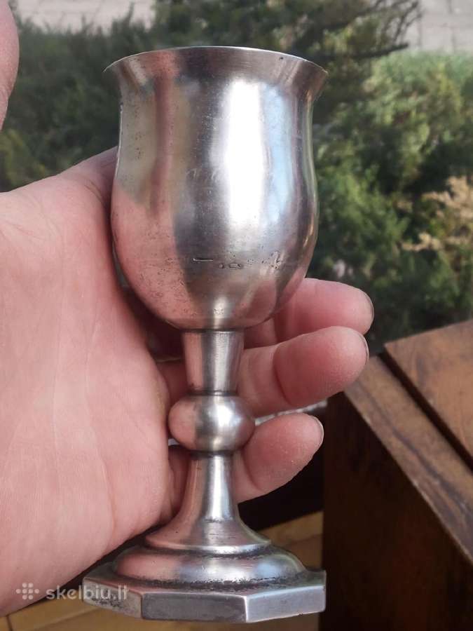 Perku sidabro dirbinius.monetas