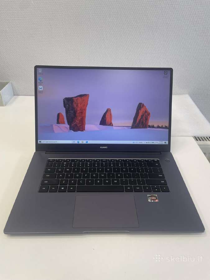 Huawei Boh-waq9r Ryzen 5 3500u 8gb RAM 256gb SSD