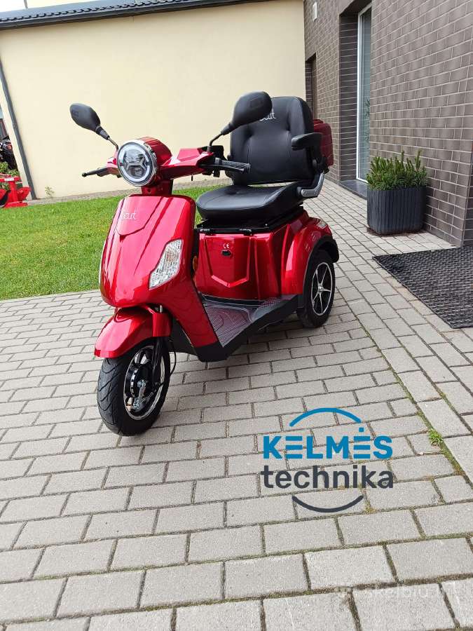 Elektrinis triratis Skuteris "Skut F1 Max"