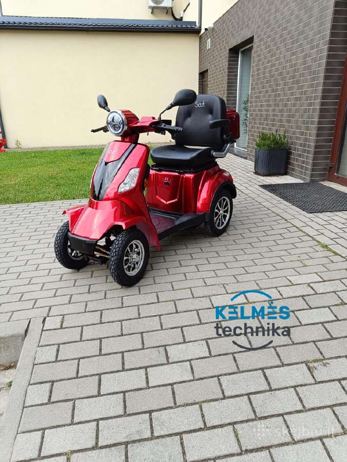 Elektrinis keturratis Skuteris "Skut F4" LED lempa