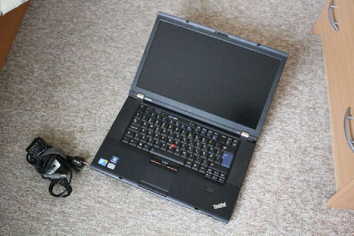 Lenovo Thinkpad T520 15.6 i5 8gb RAM 128ssd