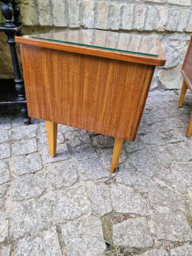 Vintažinės mid century miegamojo spintukės - nuotraukos Nr. 6