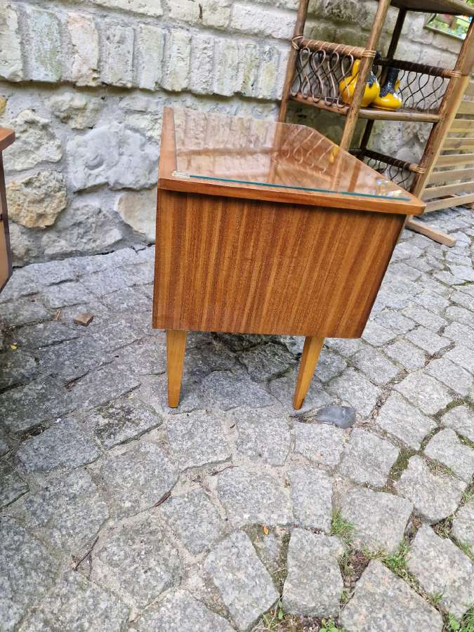 Vintažinės mid century miegamojo spintukės - nuotraukos Nr. 8