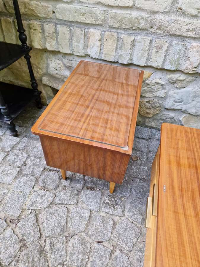 Vintažinės mid century miegamojo spintukės - nuotraukos Nr. 17