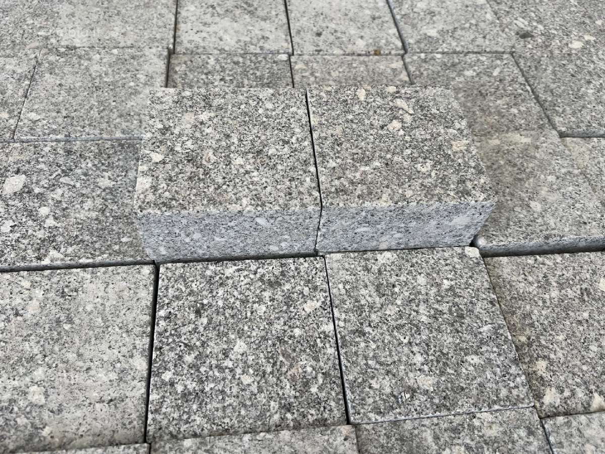 Granitinės trinkelės (šviesiai pilkos) 10x10x5 cm - nuotraukos Nr. 4