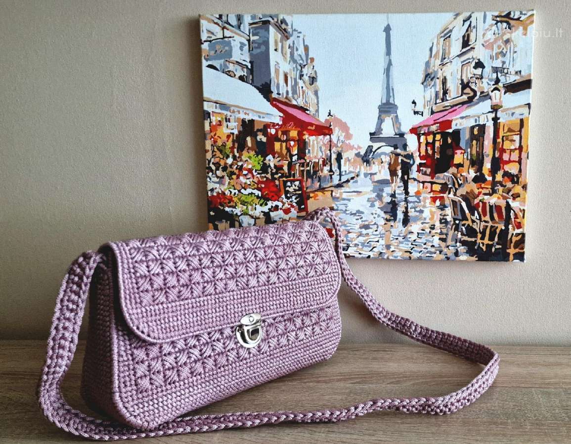 Rankų Darbo Megzta Rankinė Ant Plastikinės Kanvos