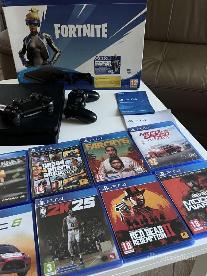 Playstation 4 slim
