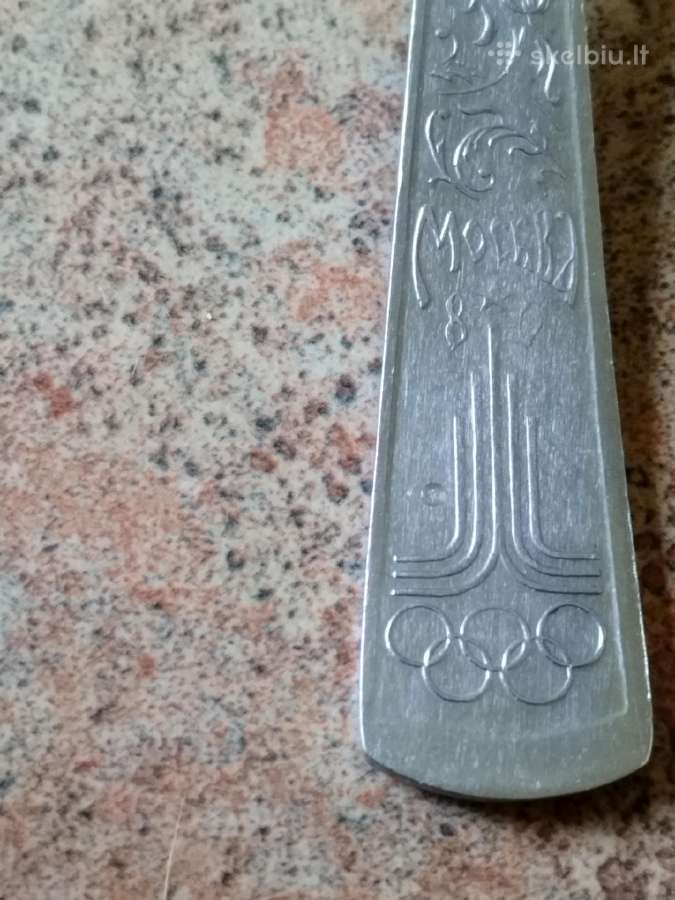 Šakutė su 1980m.olimpiados simbolika