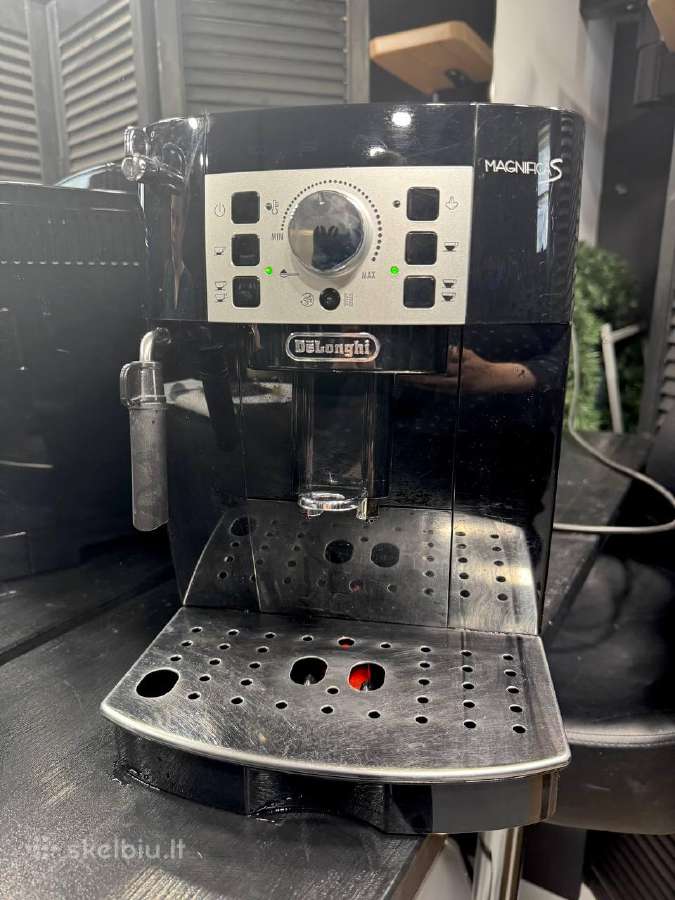 Automatinis kavos aparatas Delonghi Magnifica S