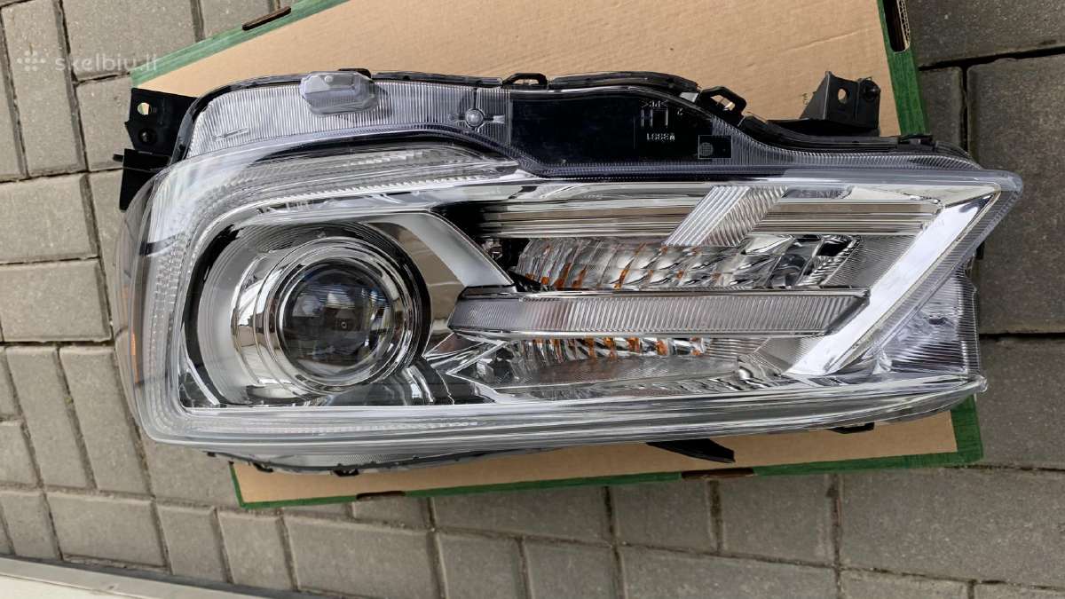 Subaru Ascent dalys; LED žibintas kairės;padangos