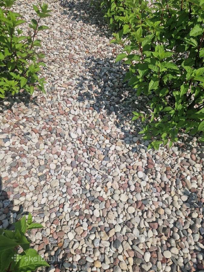 Akmenėliai,skaldelė,granito atsijos.