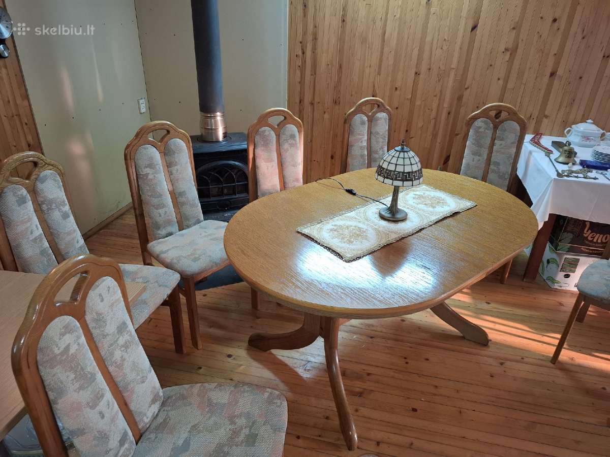 Valgomojo stalas ir 8 kėdės
