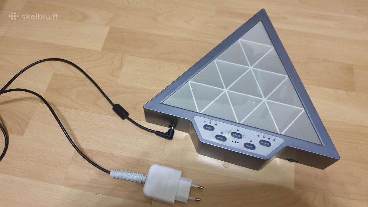 LED trikampio formos kaleidoskopas