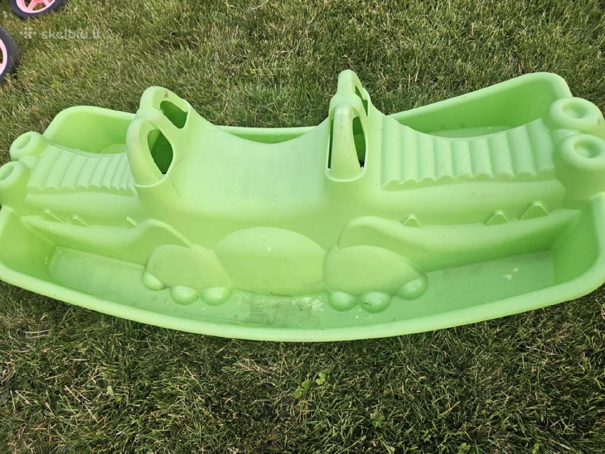 Žalia plastikinė sūpynė „krokodilas“ vaikams