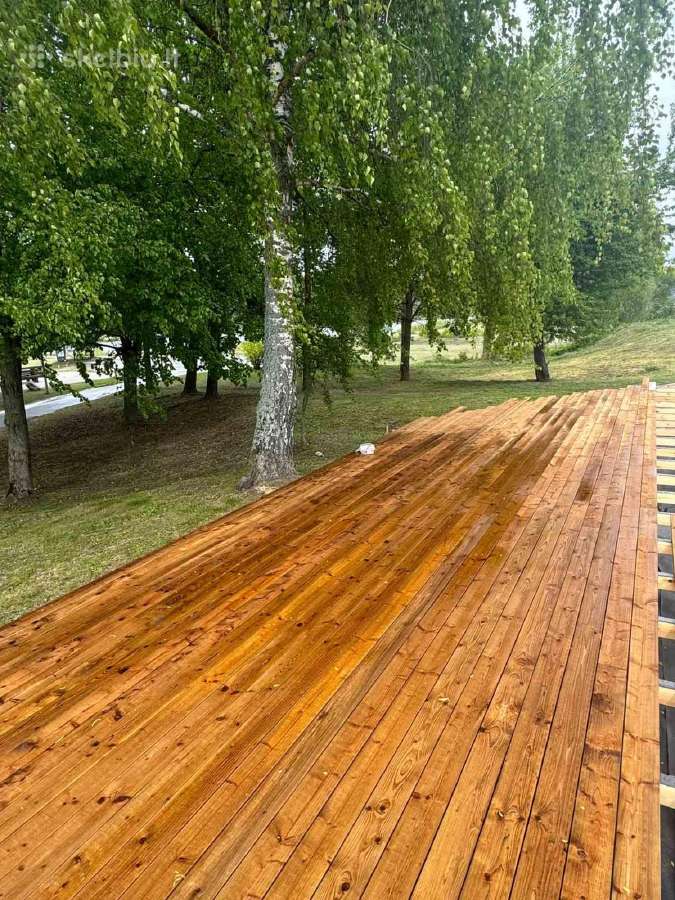 Giluminiu būdu impregnuotos terasinės lentos