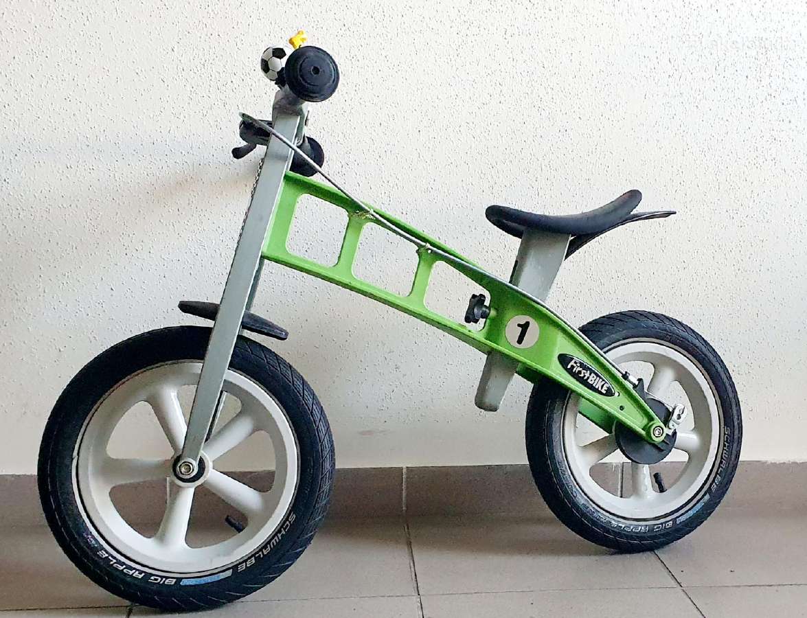 Vaikiškas balansinis dviratukas First Bike
