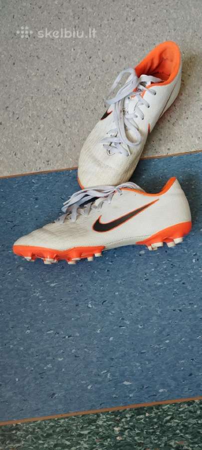 Nike bucai 38,5 dydis vidpadis 24 cm