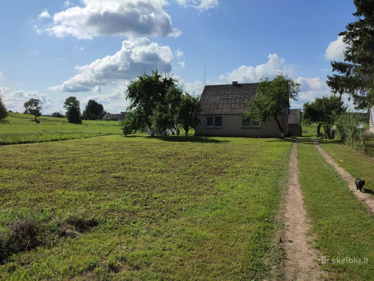 Parduodama sodyba netoli luksto ežero