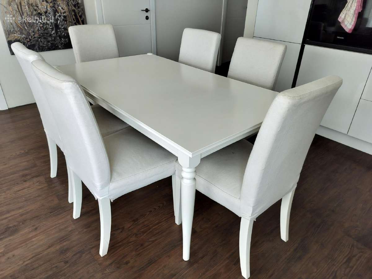 Parduodu naudotą ištraukiama Ikea stalą su kėdėmis
